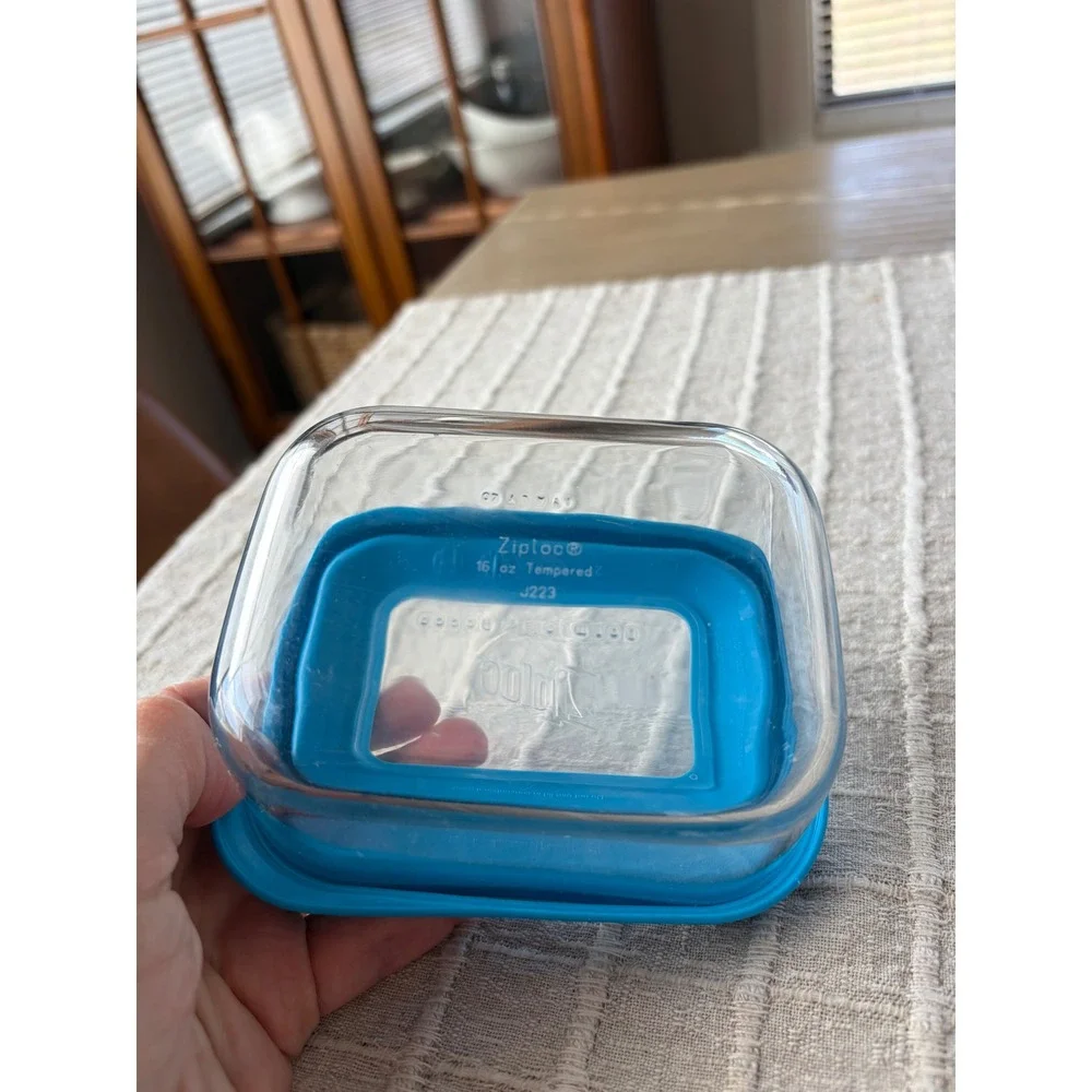 Ziploc VersaGlass food storage container 16 oz blue silicone lid